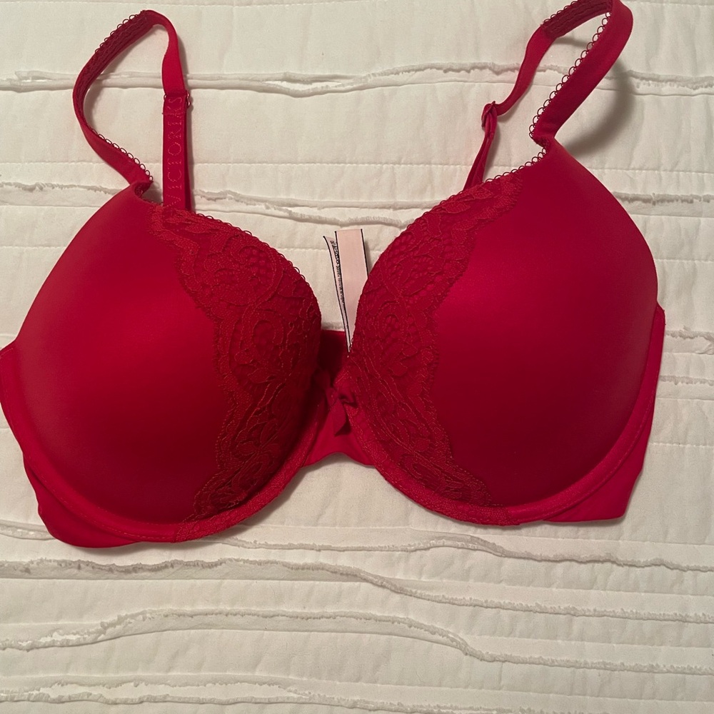 Victoria's Secret Bold Red Lace Bra